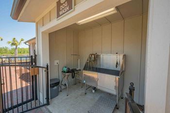 Bark park/pet spa